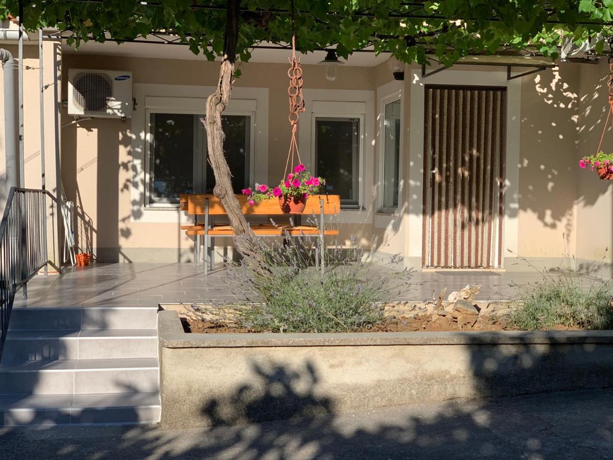 New Apartment Ema I Крк Экстерьер фото