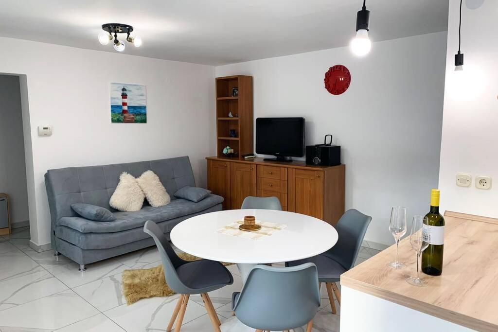 New Apartment Ema I Крк Экстерьер фото